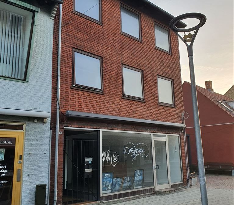 Gennem moderniseret centralbeliggende lejlighed i Vordingborg