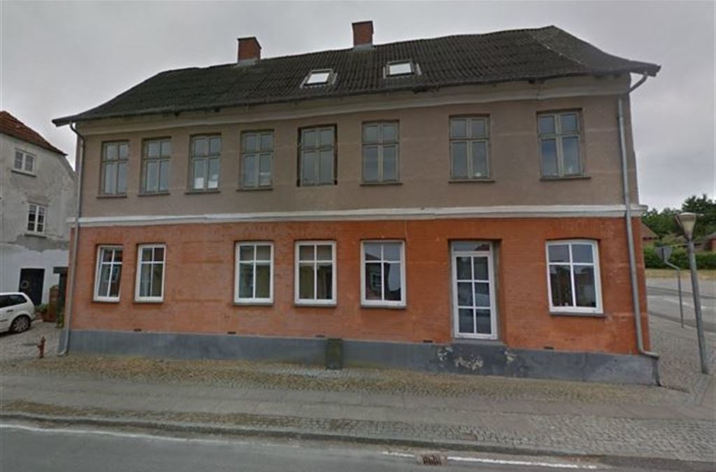 Helt ny istandsat 2 værelses lejlighed