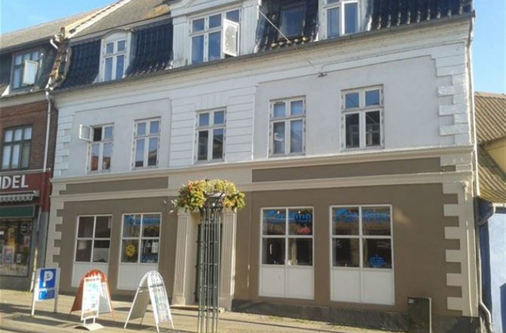 Lejlighed i to plan med havudsigt