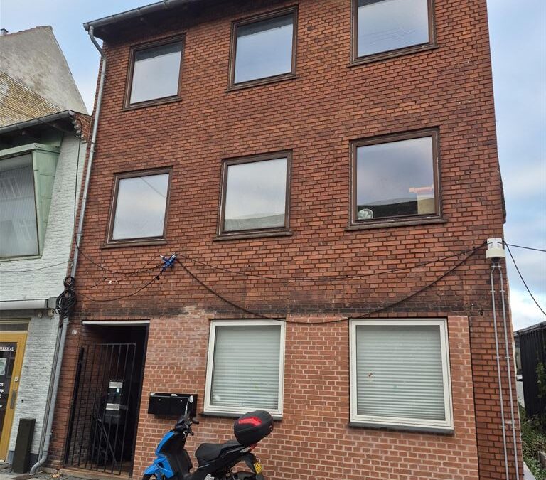 Gennem moderniseret centralbeliggende lejlighed i Vordingborg